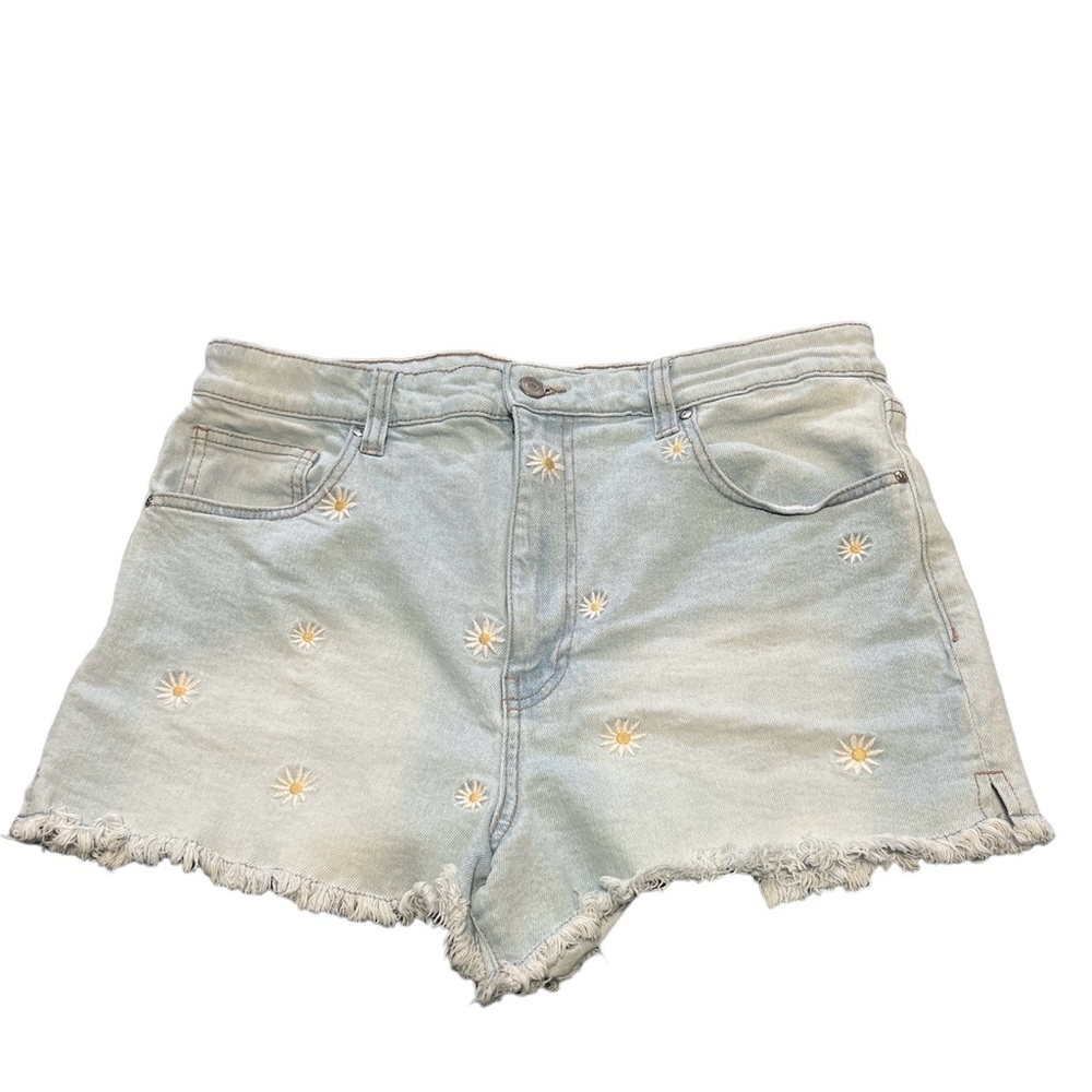Celebrity pink floral embroidered shorts